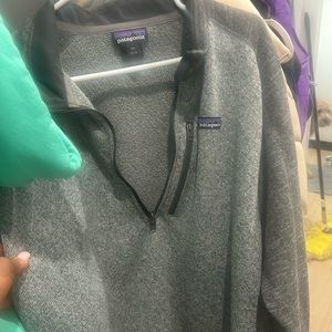 Men’s gray fleece shirt